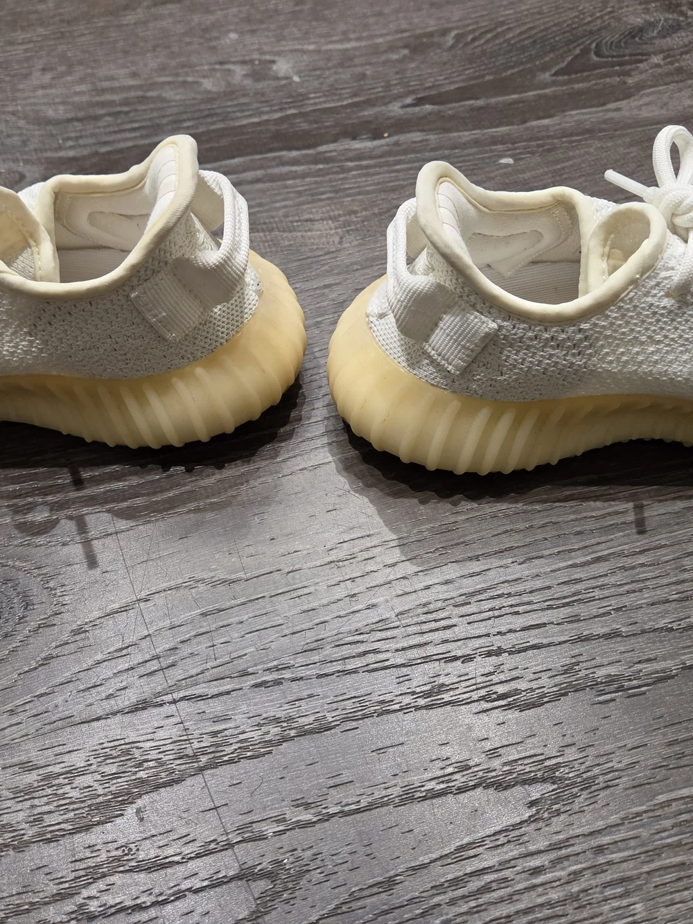 Yeezy boost 350 Women’s White sneakers size 6